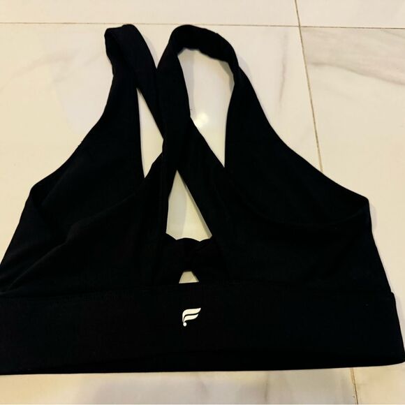 fabletics OASIS TWIST medium impact sport bra #18 - Picture 5 of 7